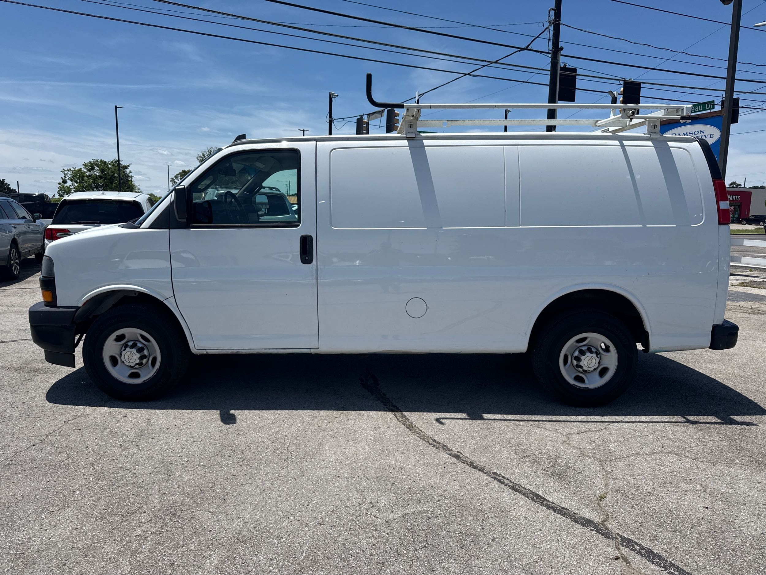 chevrolet express cargo 2020 1GCWGAFP1L1272426 image chevrolet express cargo 2020 1GCWGAFP1L1272426 image
